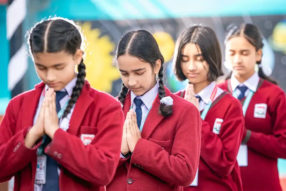 LIVERPOOL SCHOOL EMPOWERING FUTURE LEADERS